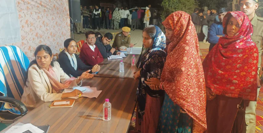 जिला कलक्टर ने ग्राम दादर में आयोजित रात्रि चौपाल में आमजन की सुनी परिवेदनाएं अधिकारियों को त्वरित निराकरण के दिये निर्देश