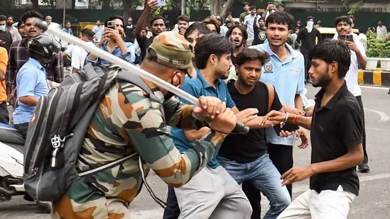 Delhi High Court Questions Police Conduct at Jantar Mantar, Demands Answers on SIT Probe