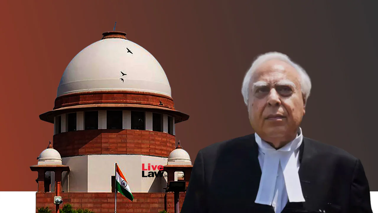 सुप्रीम कोर्ट ने दलबदल विरोधी कानून की व्याख्या को चुनौती देने वाली कपिल सिब्बल की याचिका पर केंद्र से मांगा जवाब