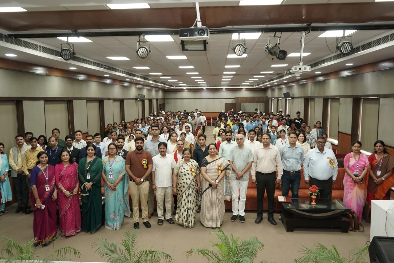 जयपुर में विकसित भारत यूथ कनेक्ट कार्यक्रम: युवाओं ने ली नशा मुक्त भारत की शपथ
