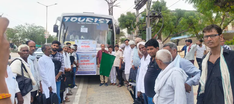 Churu Farmers Embark on Seven-Day Agricultural Study Tour to Gujarat