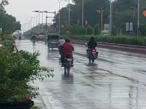 राजस्थान में मानसून सक्रिय होने के साथ जयपुर और पूर्वी जिलों में बारिश की गतिविधियां बढ़ने की संभावना है।