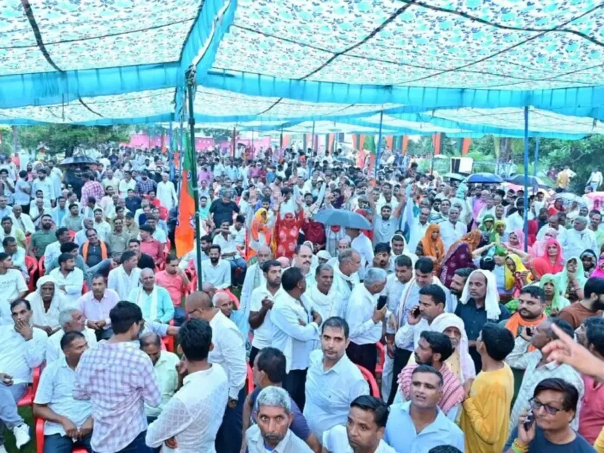 बहरोड़ में बीजेपी के भीतर टिकट को लेकर घमासान, मंच पर ही भिड़े नेता