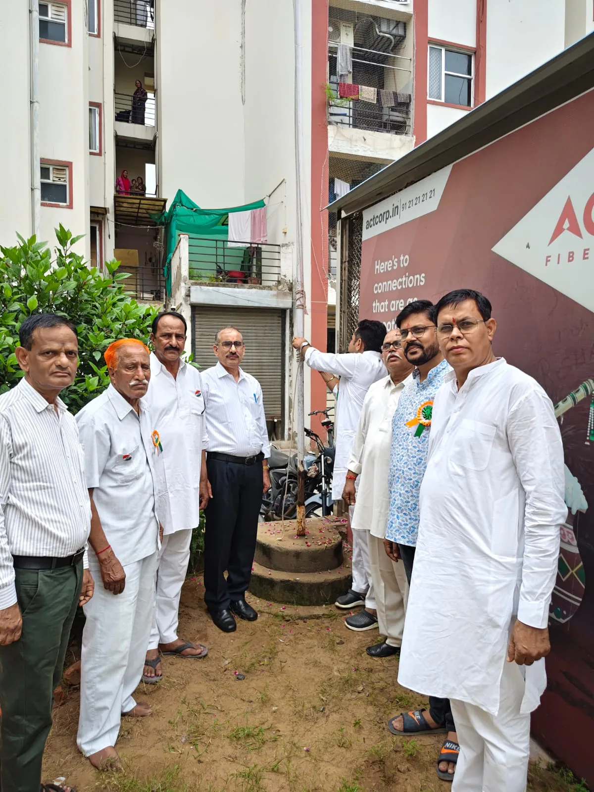 उन्नति टावर सोसायटी में देशभक्ति का अनूठा संगम, बच्चों के उत्साह ने बढ़ाई रौनक