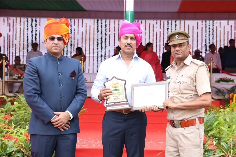 Jaipur Transport Inspector Honored for Road Safety Initiatives at Independence Day Ceremony
