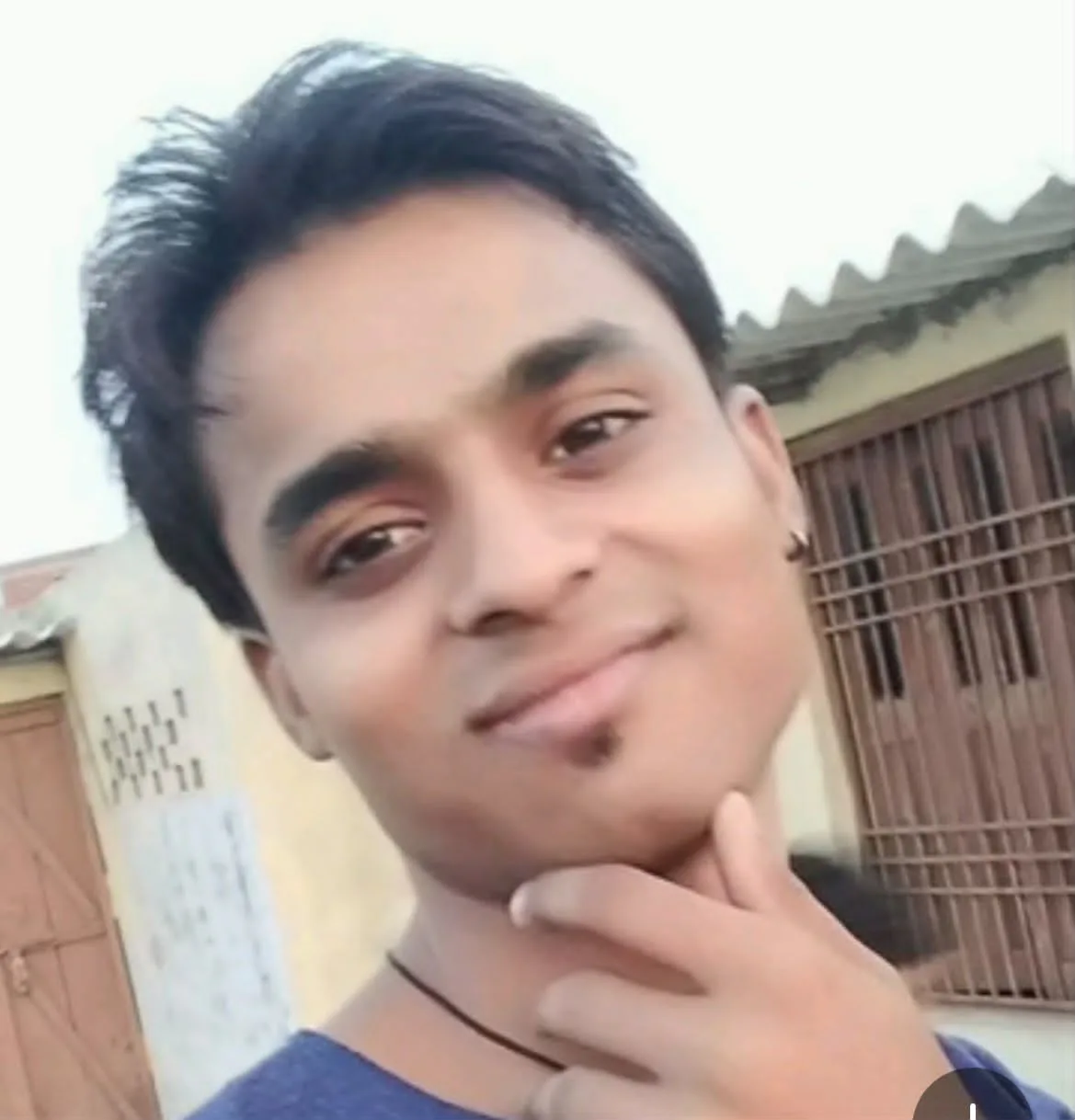 शादी की सालगिरह से पहले घर में पसरा मातम: युवक ने दी जान, पत्नी बेटे को लेकर हुई फरार