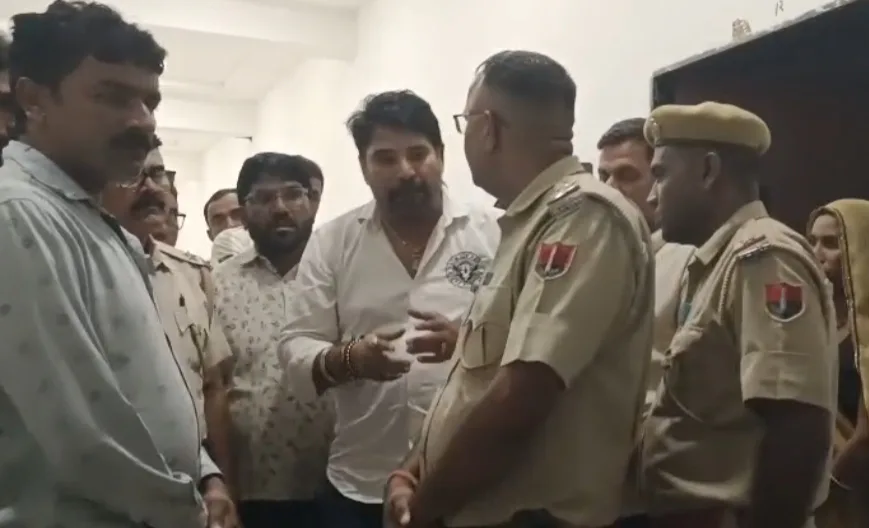 तखतगढ़ में आधी रात पार्षदों की बाड़ेबंदी में पुलिस का दखल, सियासी गलियारों में मचा हड़कंप