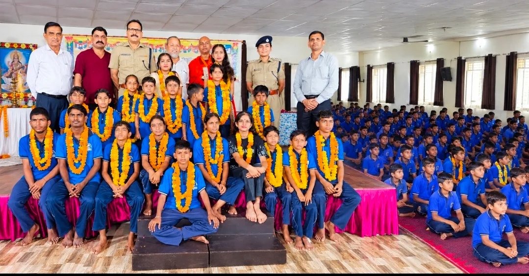 निःशब्द विद्यालय में गूंजी प्रतिभाओं की अनुगूंज: विश्व सांकेतिक भाषा दिवस पर दिव्यांग विद्यार्थियों ने बिखेरे जलवे