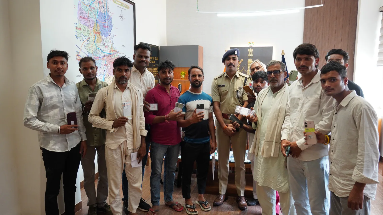 Deeg Police Restore Smiles with Recovery of Lost Mobile Phones Worth Two Crores