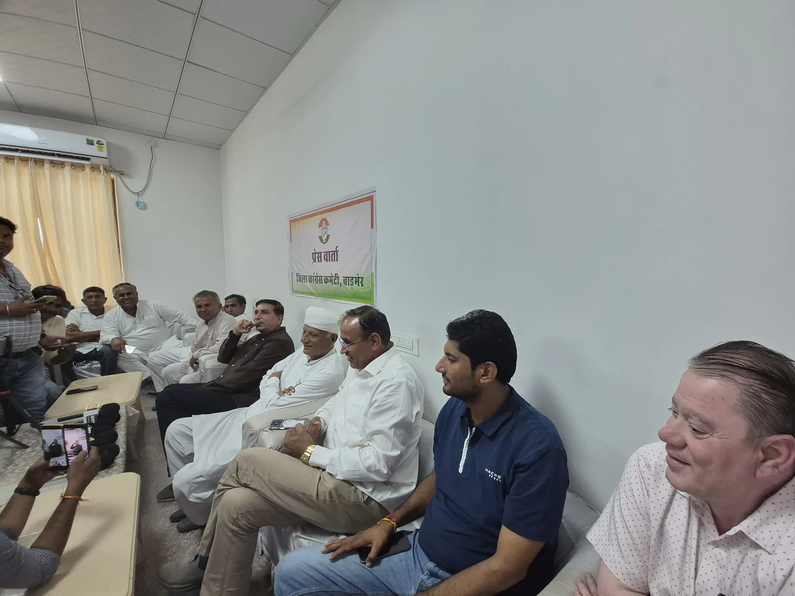 बाड़मेर में कांग्रेस का 'लोकतंत्र बचाओ' अभियान, चुनाव आयोग की कार्यप्रणाली पर उठाए गंभीर सवाल