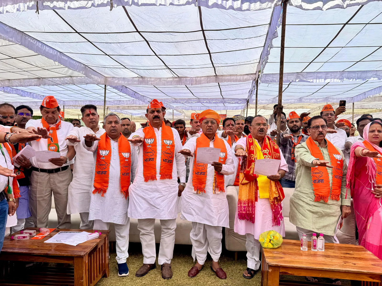 अजमेर में विजय संकल्प सभा को संबोधित करते केंद्रीय मंत्री भागीरथ चौधरी