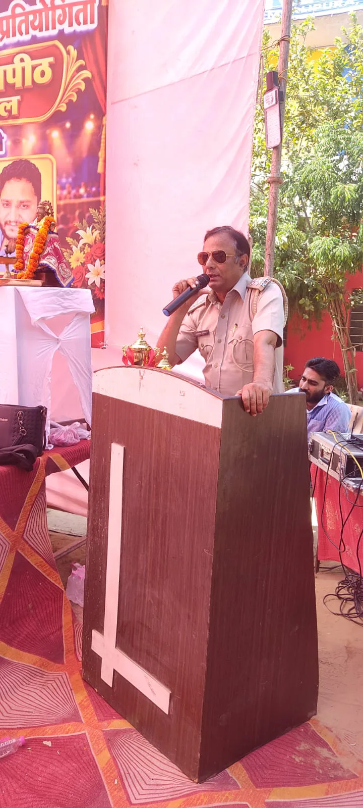 राज्य स्तरीय रोलर स्केटिंग प्रतियोगिता में भाग लेते युवा खिलाड़ी
