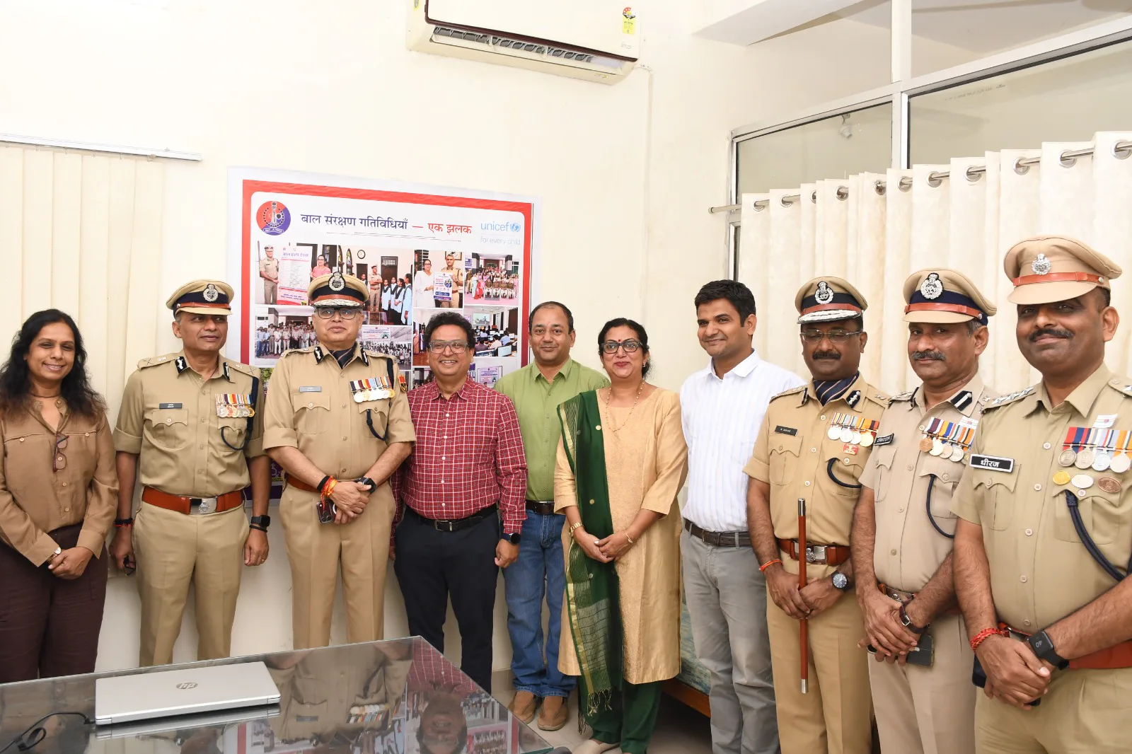 राजस्थान पुलिस अकादमी में बाल संरक्षण केंद्र का निरीक्षण करते डीजीपी राजीव कुमार शर्मा