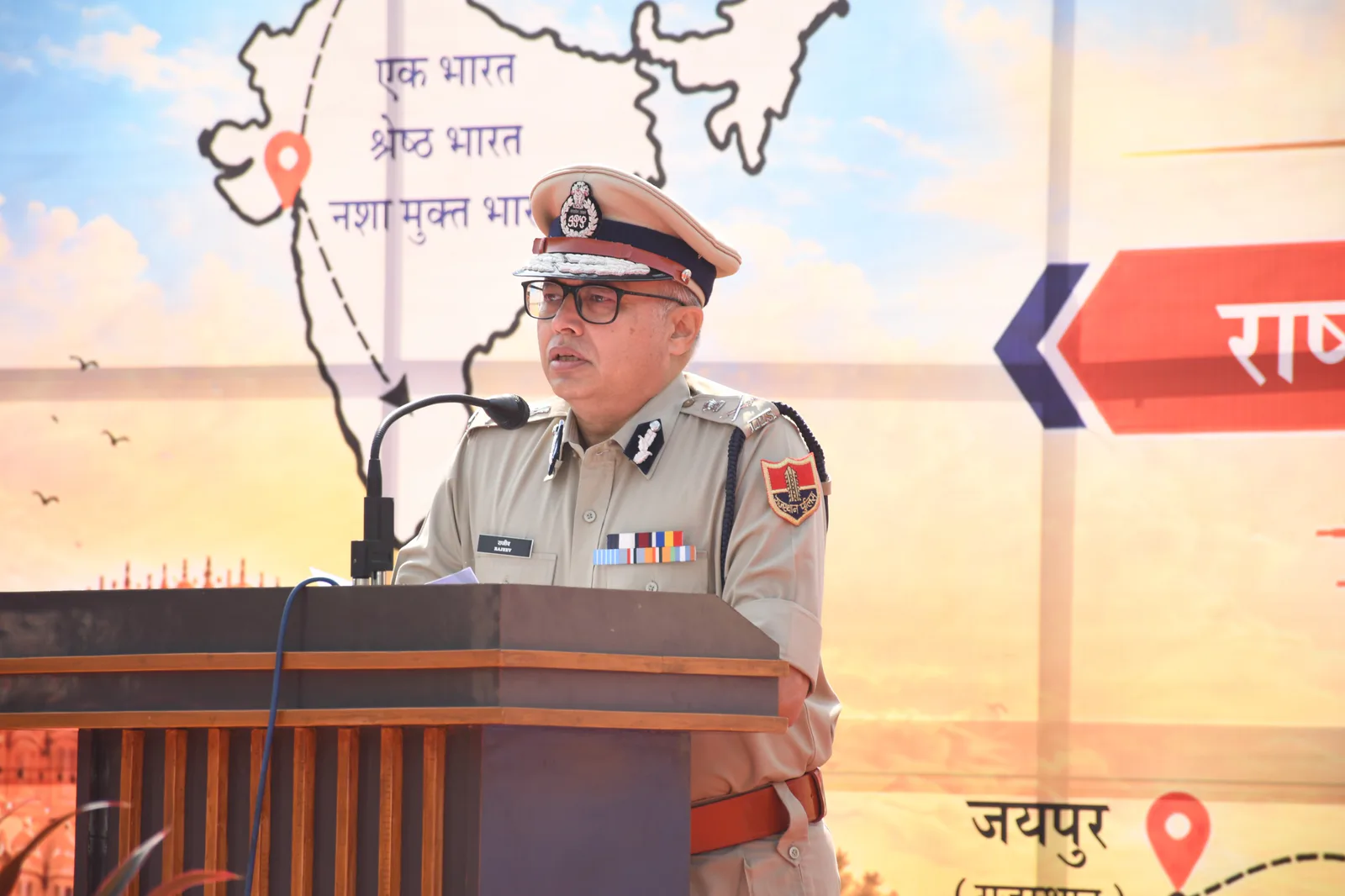 जयपुर के अल्बर्ट हॉल में नशामुक्ति रैली के दौरान बाइक राइडर्स