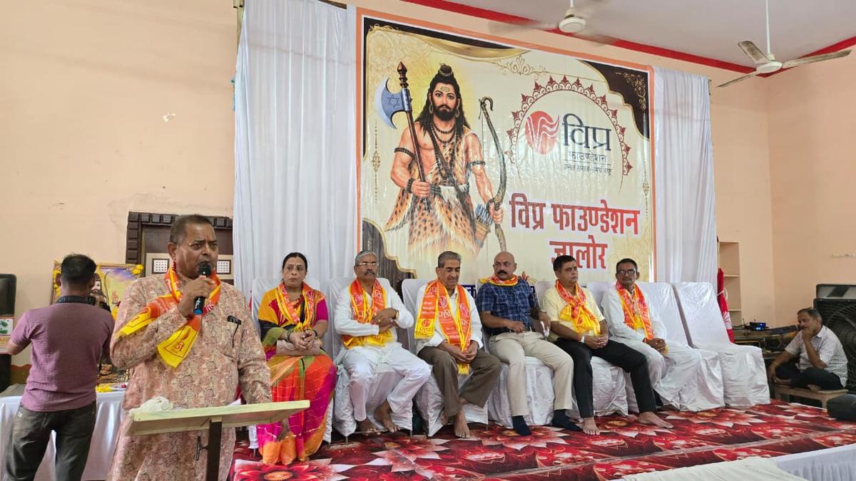 जालोर में विप्र फाउंडेशन का शपथ ग्रहण समारोह: सेवा और सामाजिक एकता का संकल्प